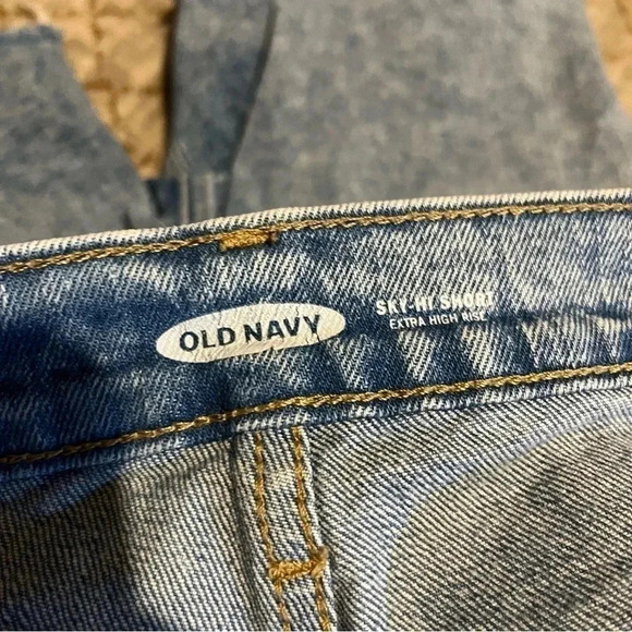 OLD NAVY Sky-Hi Short 6 Extra High Rise Button Fly Medium Distressed Cutoffs - Picture 6 of 11